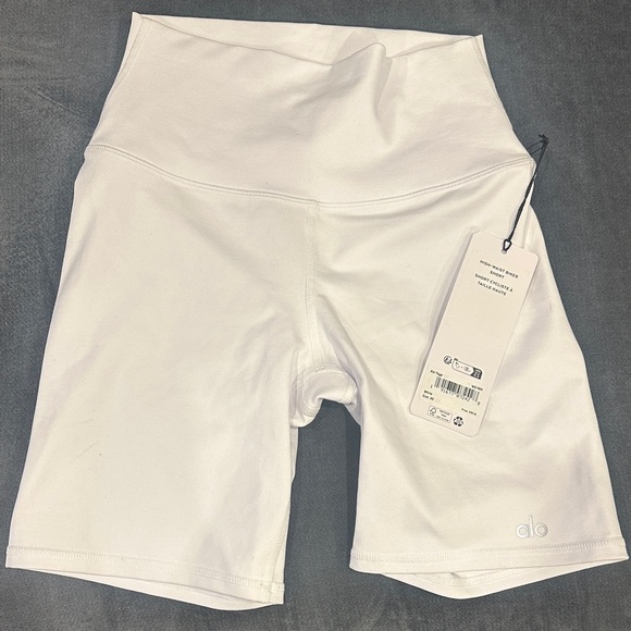 ALO Yoga high waist biker short, Women's XS White Shorts - Picture 3 of 6